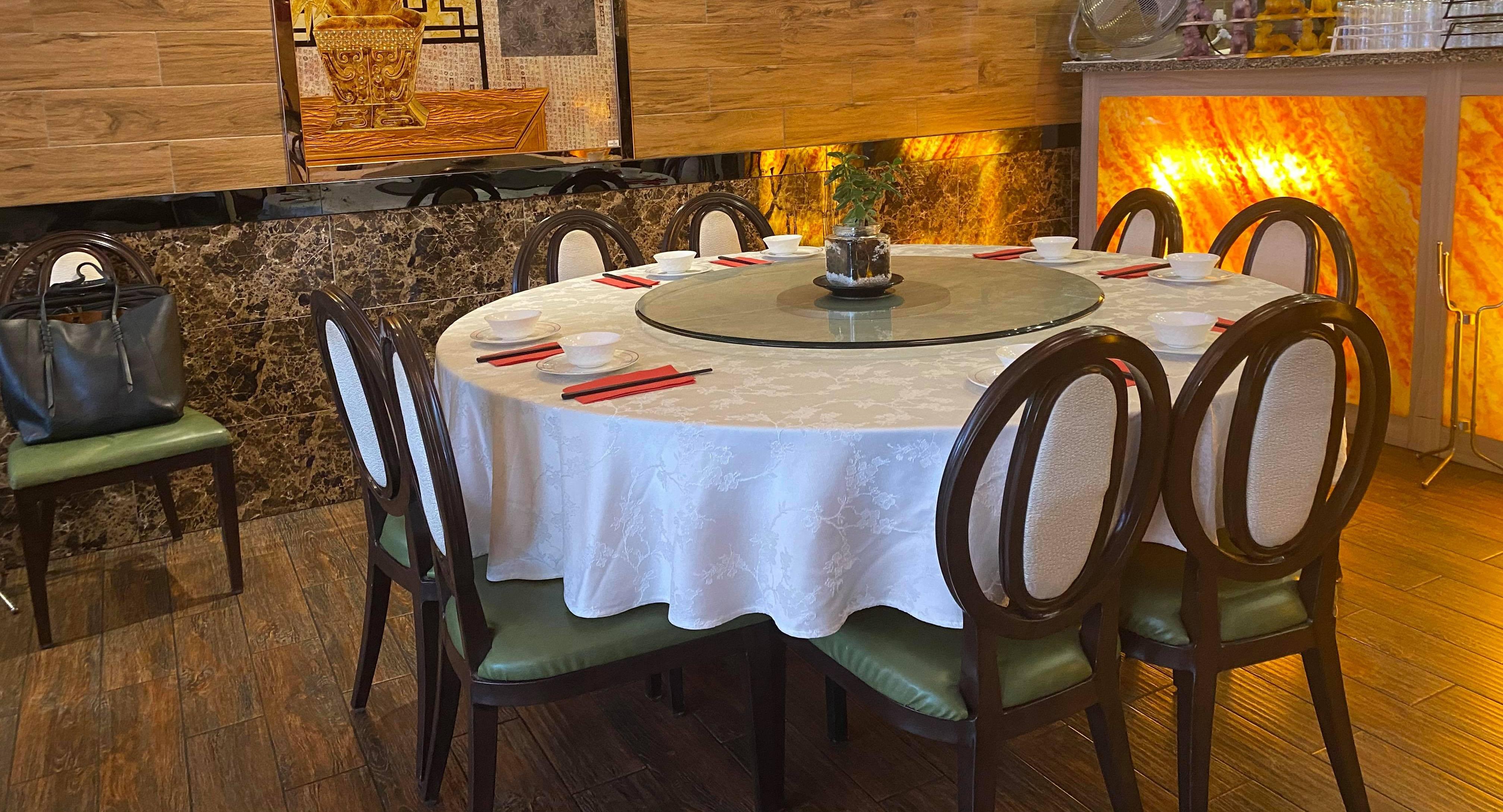 Royal Dynasty photo 4