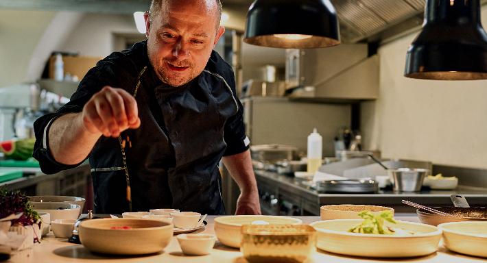 Crux Bar & Bistro photo 3