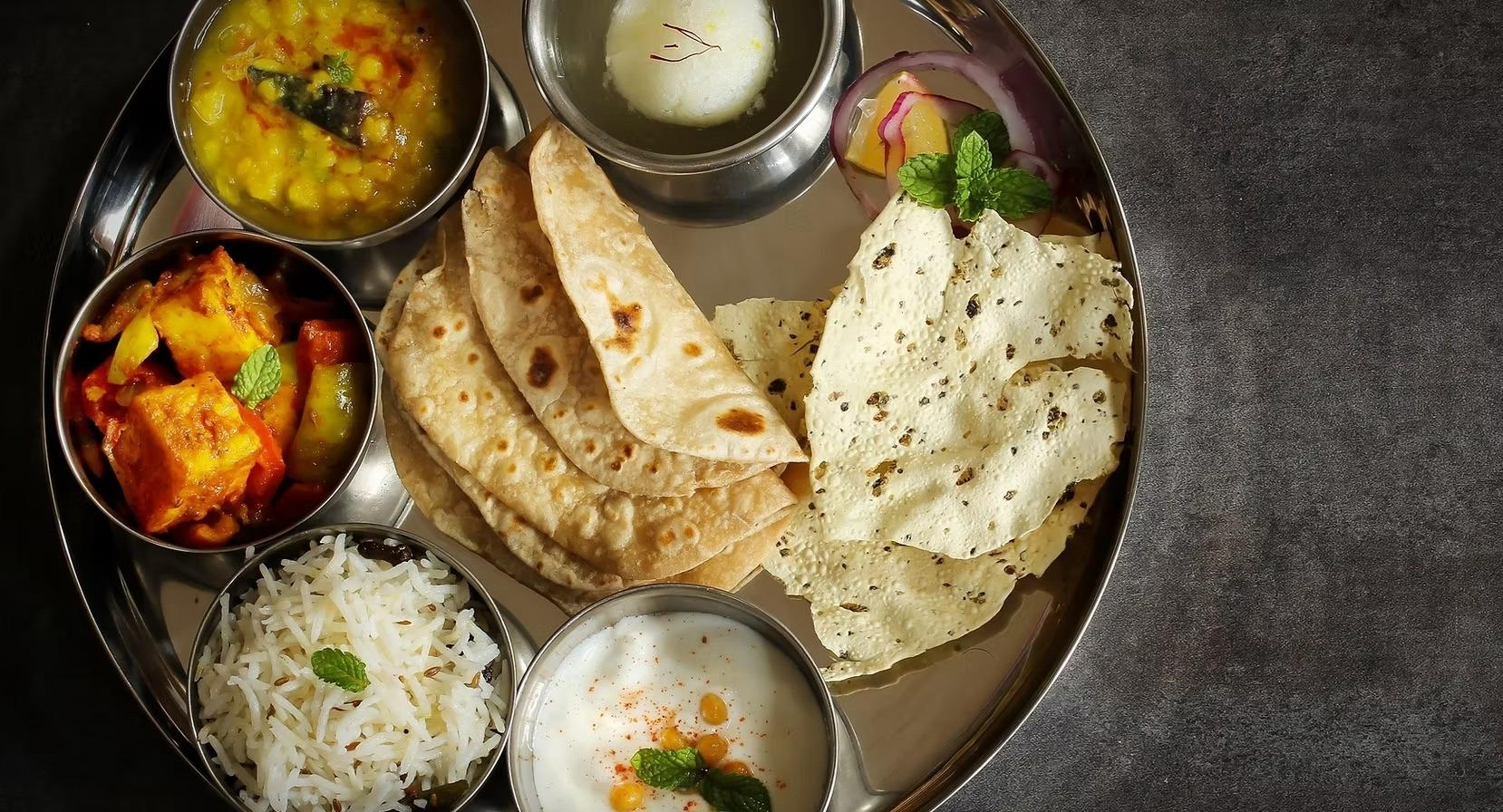 Mehfil Mitra Di Bar & Restaurant