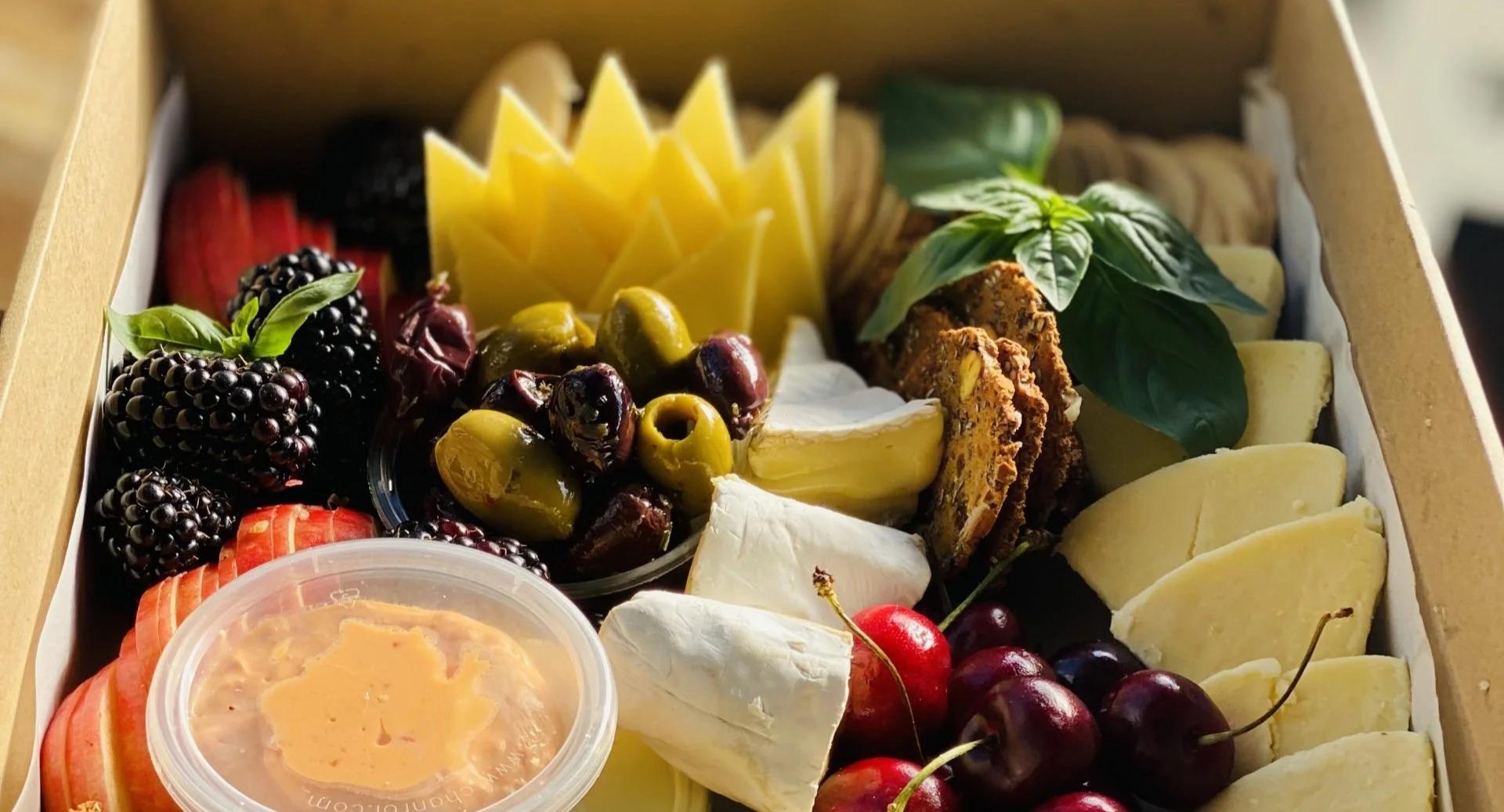 8 Knots Cafe & Restaurant