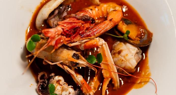 More restaurant photo 3