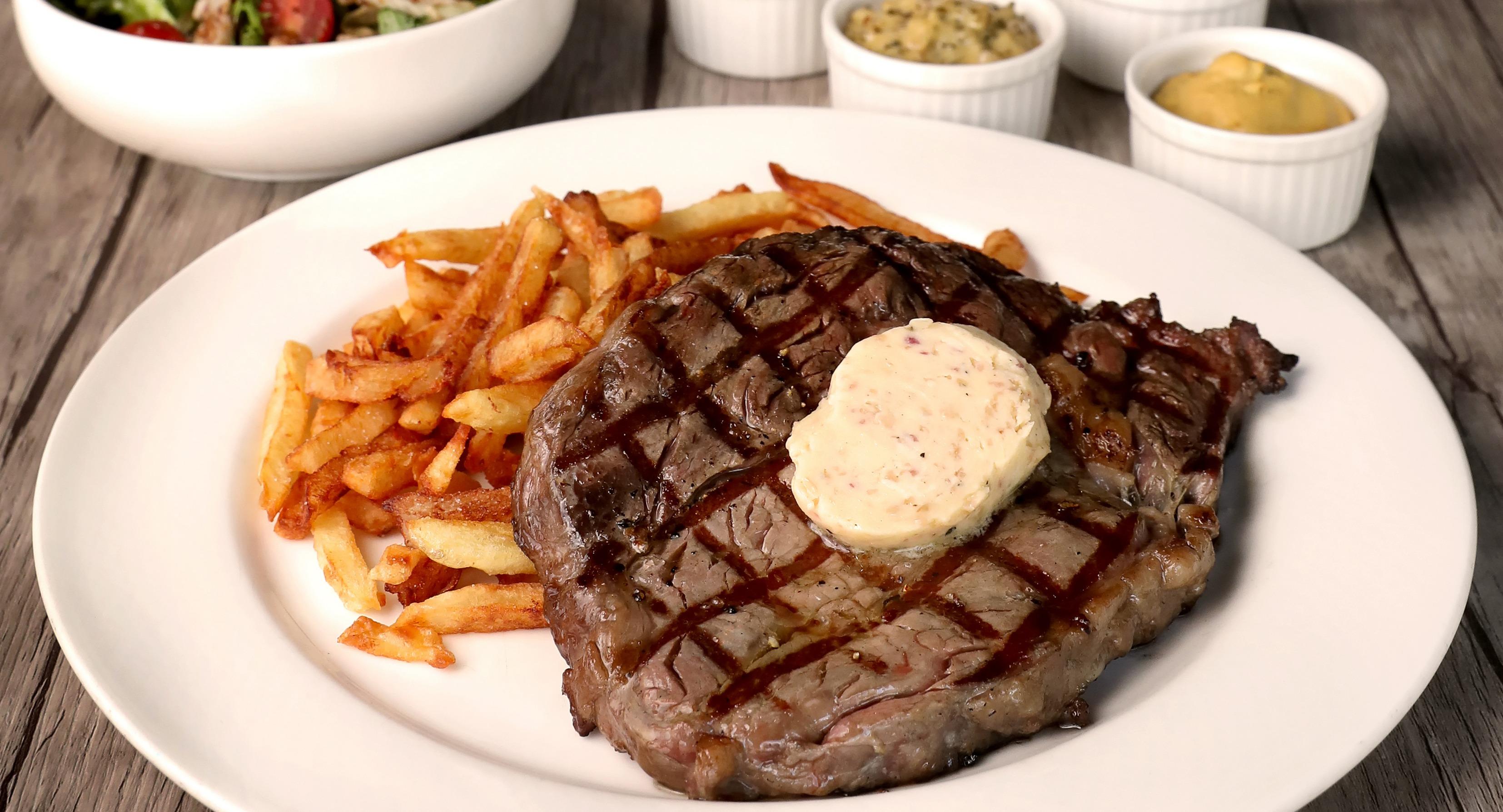 Les Bouchons Rive Gauche (Robertson Quay)