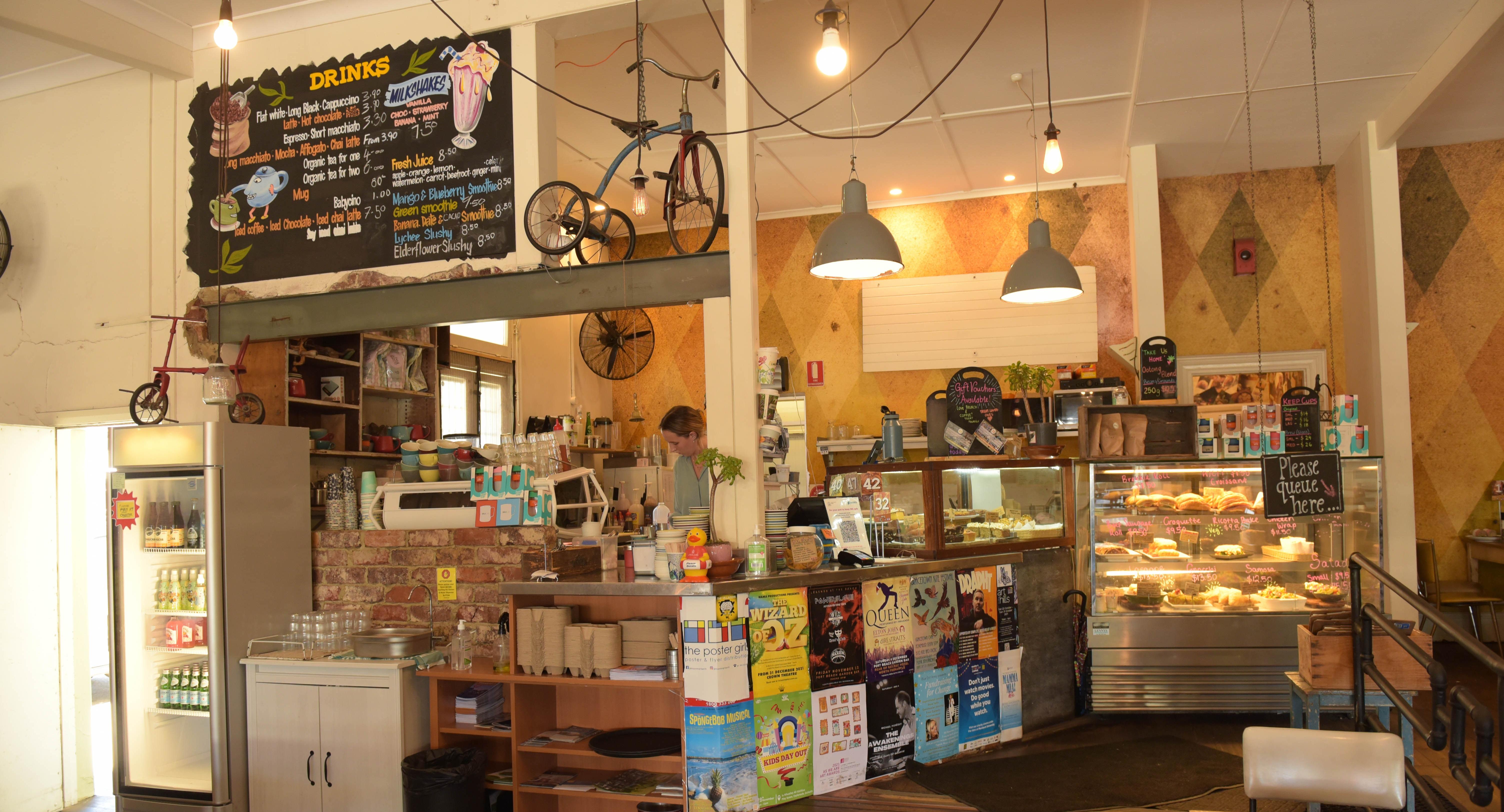 Ootong & Lincoln photo 5