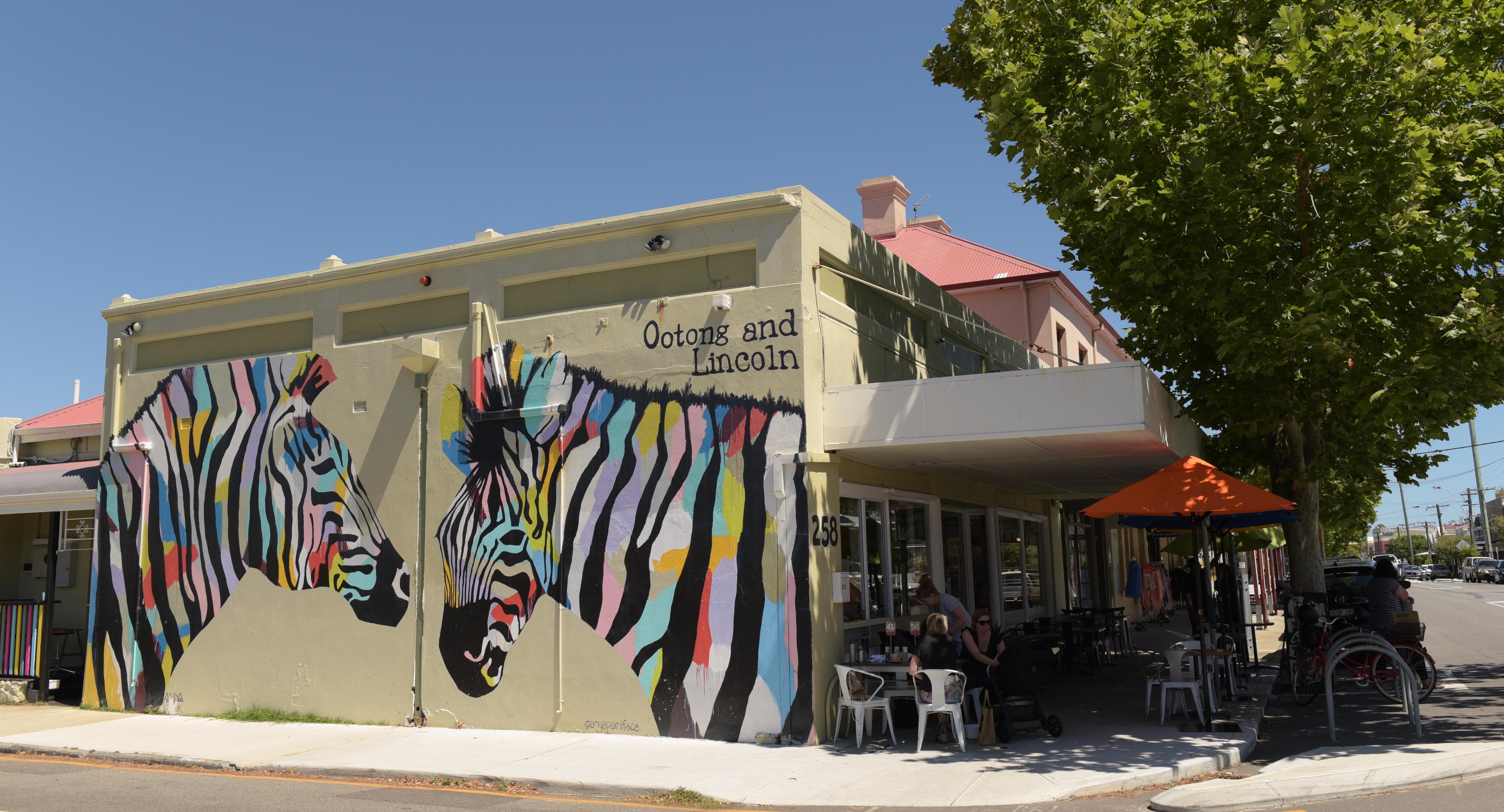 Ootong & Lincoln photo 3