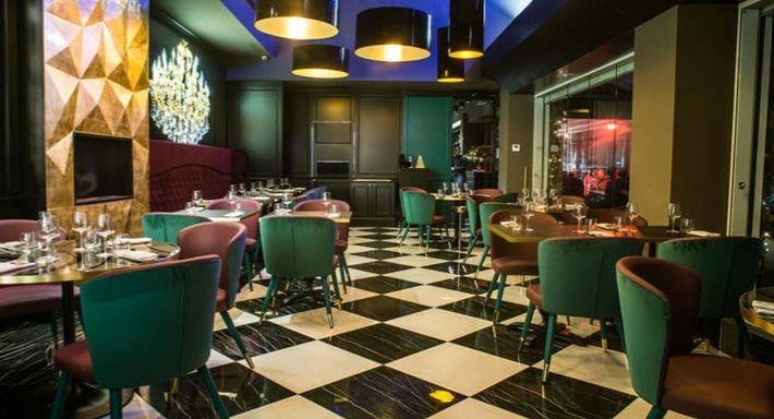 Tiki 111 - Wine Oyster & Fish photo 4