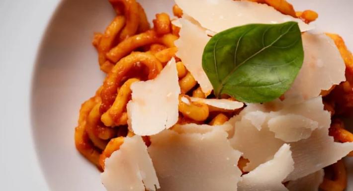 Bloom Gallery photo 2