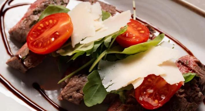 Bloom Gallery photo 3