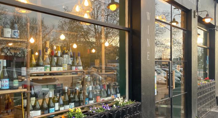 Round Bird Food & Wine Merchants photo 4