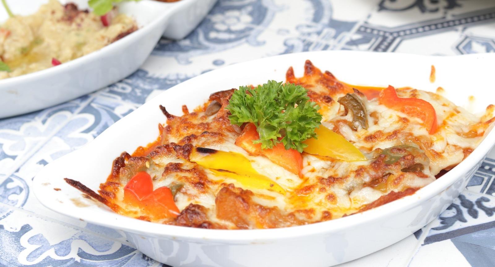 Lira Resto Bar · Pasha Mezza and Grill photo 4