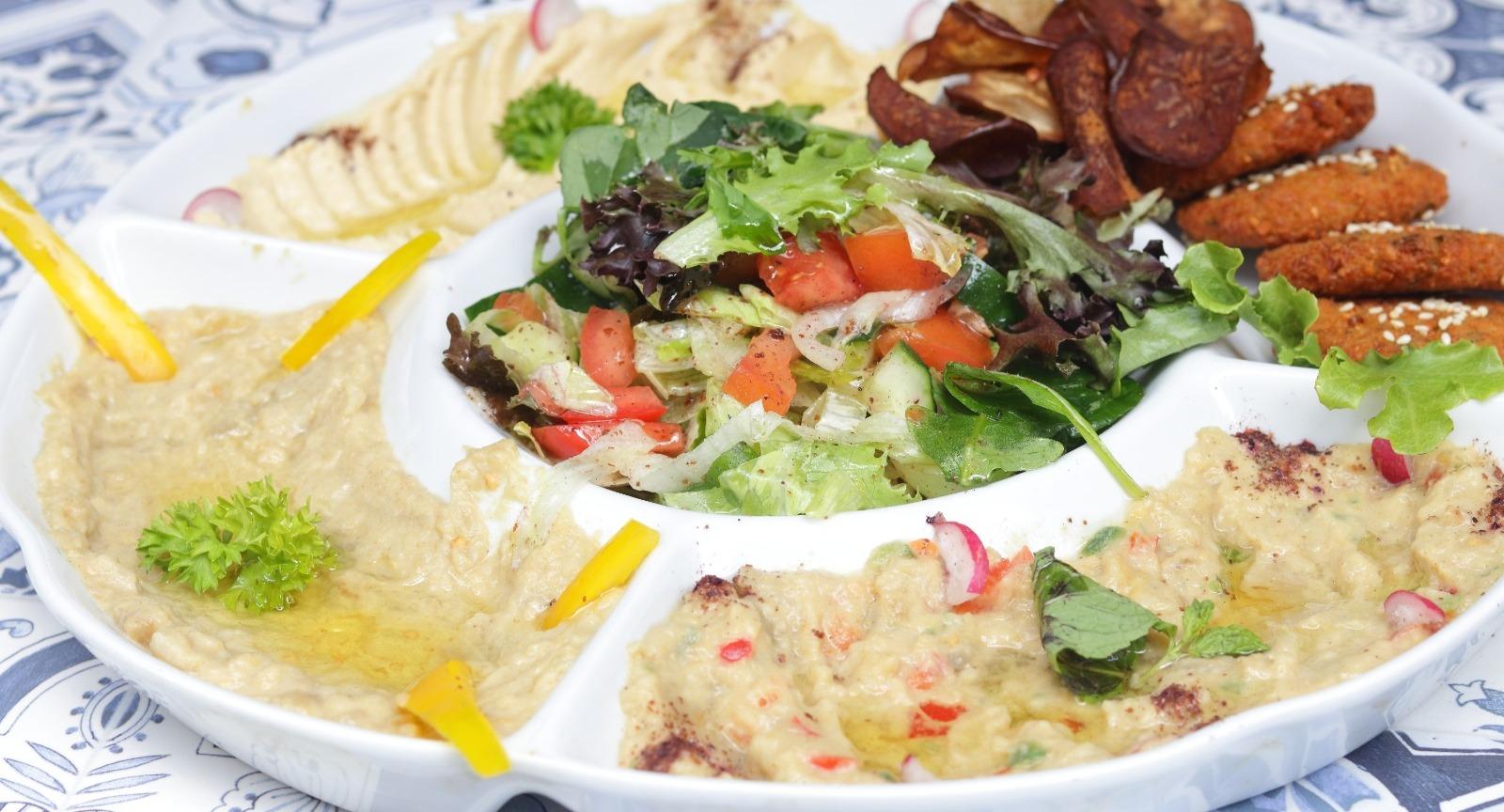 Lira Resto Bar · Pasha Mezza and Grill photo 5