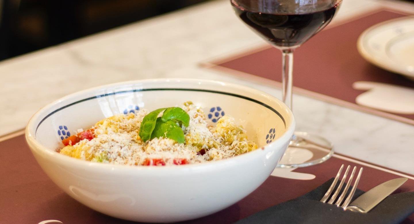 Mr. Bombetta photo 3