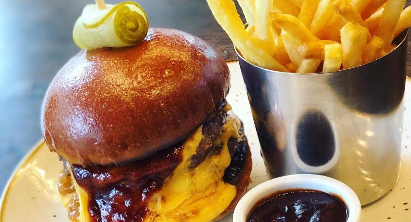 Redwood Pub & Kitchen photo 3