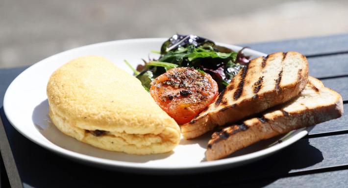 Esteria Cafe & Restaurant