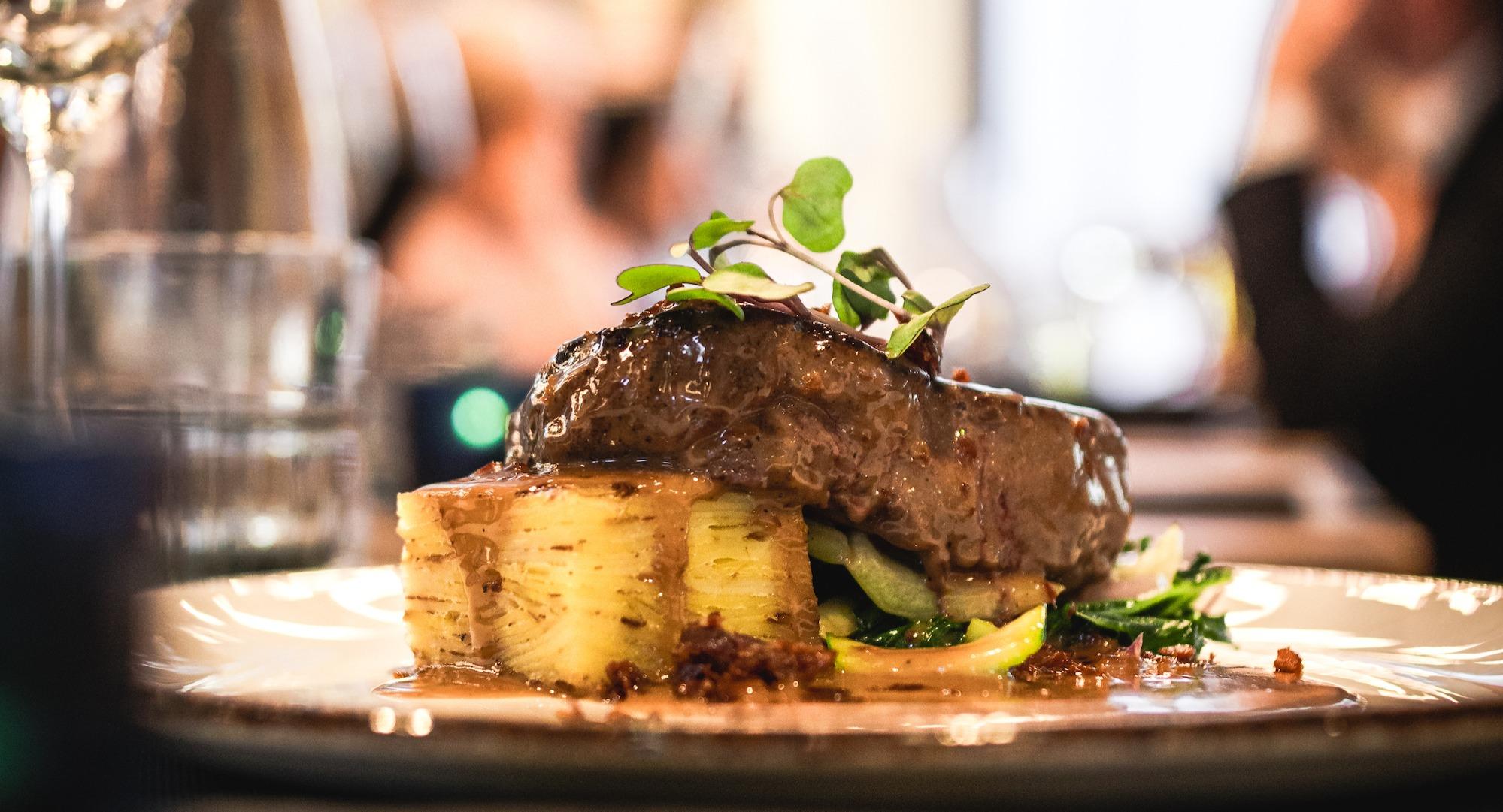 Kitchen & Bar at Courtyard photo 5