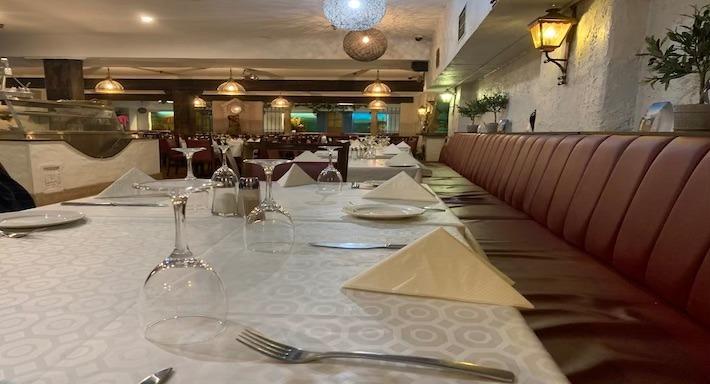 Diethnes Greek Restaurant photo 4