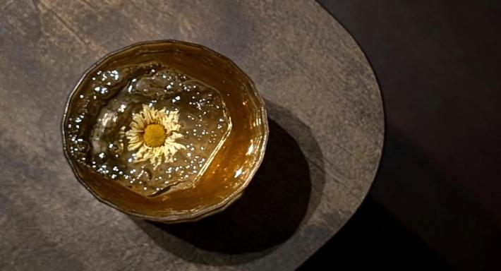 APT - A Place To • Coffee • Cocktail