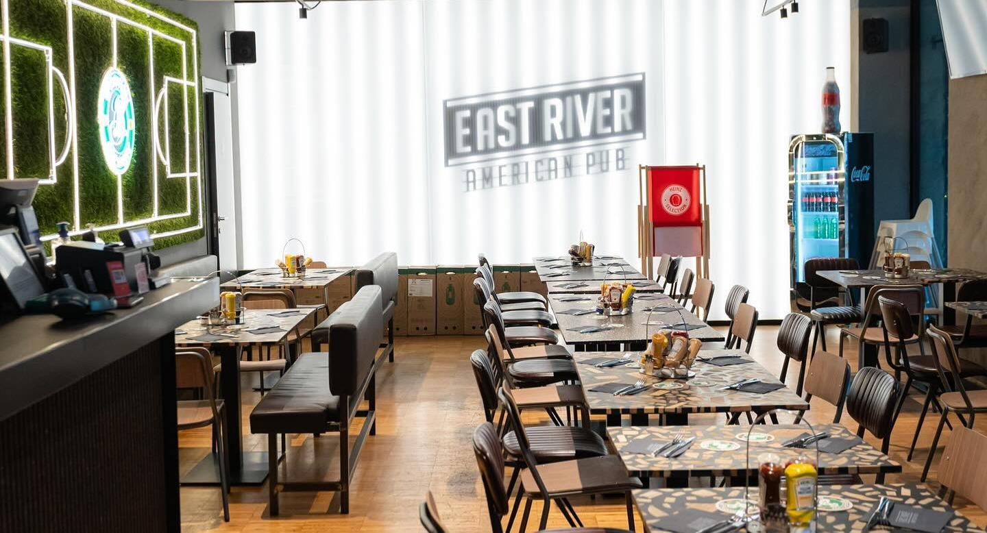 East River | American Pub photo 2