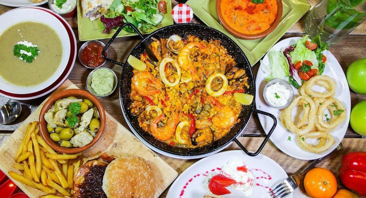 Amigos Mediterranean Restaurant photo 3