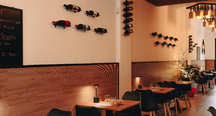 Giù Upside Down Restaurant photo 4