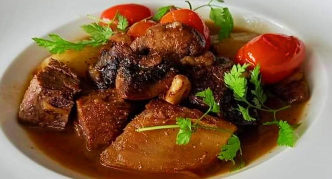 BLEU at Keppel Bay photo 4