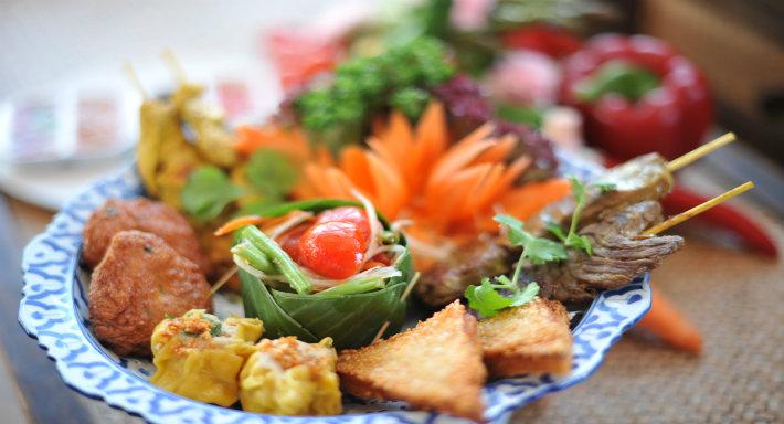 Nakhon Thai - Royal Docks E16 photo 5