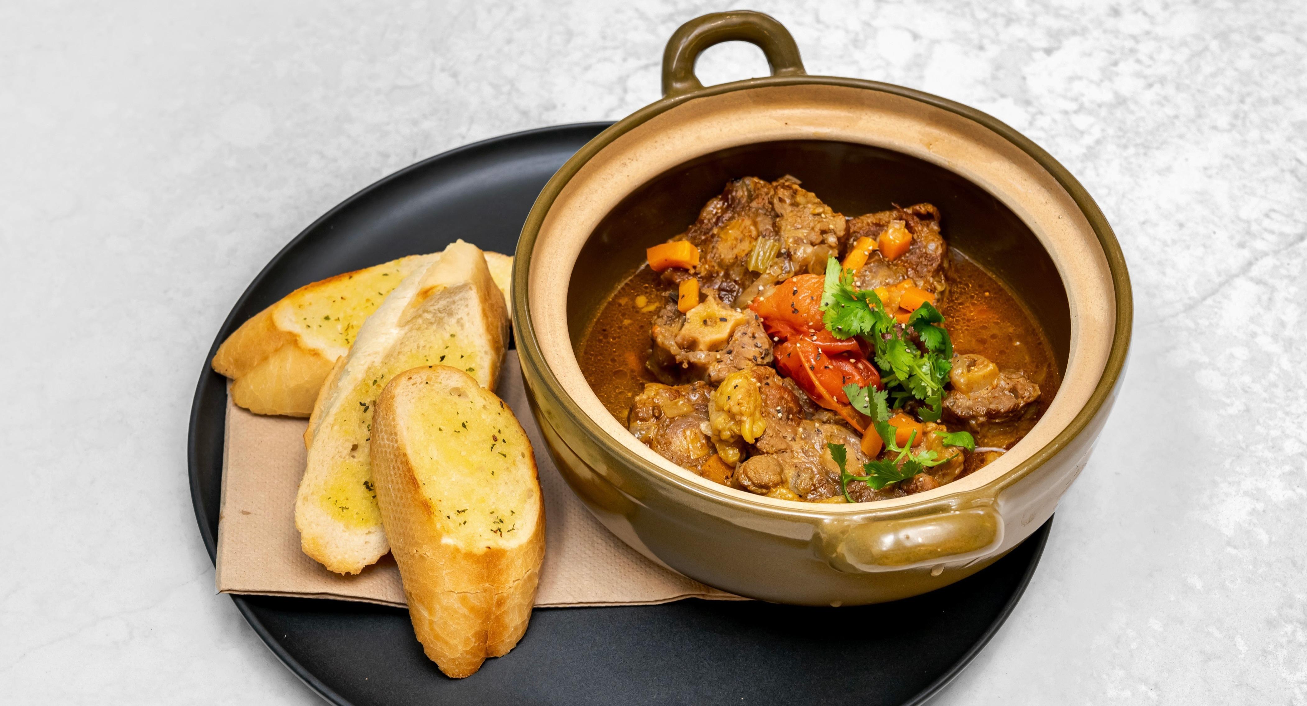 8 Monkeys Vietnamese restaurant photo 3