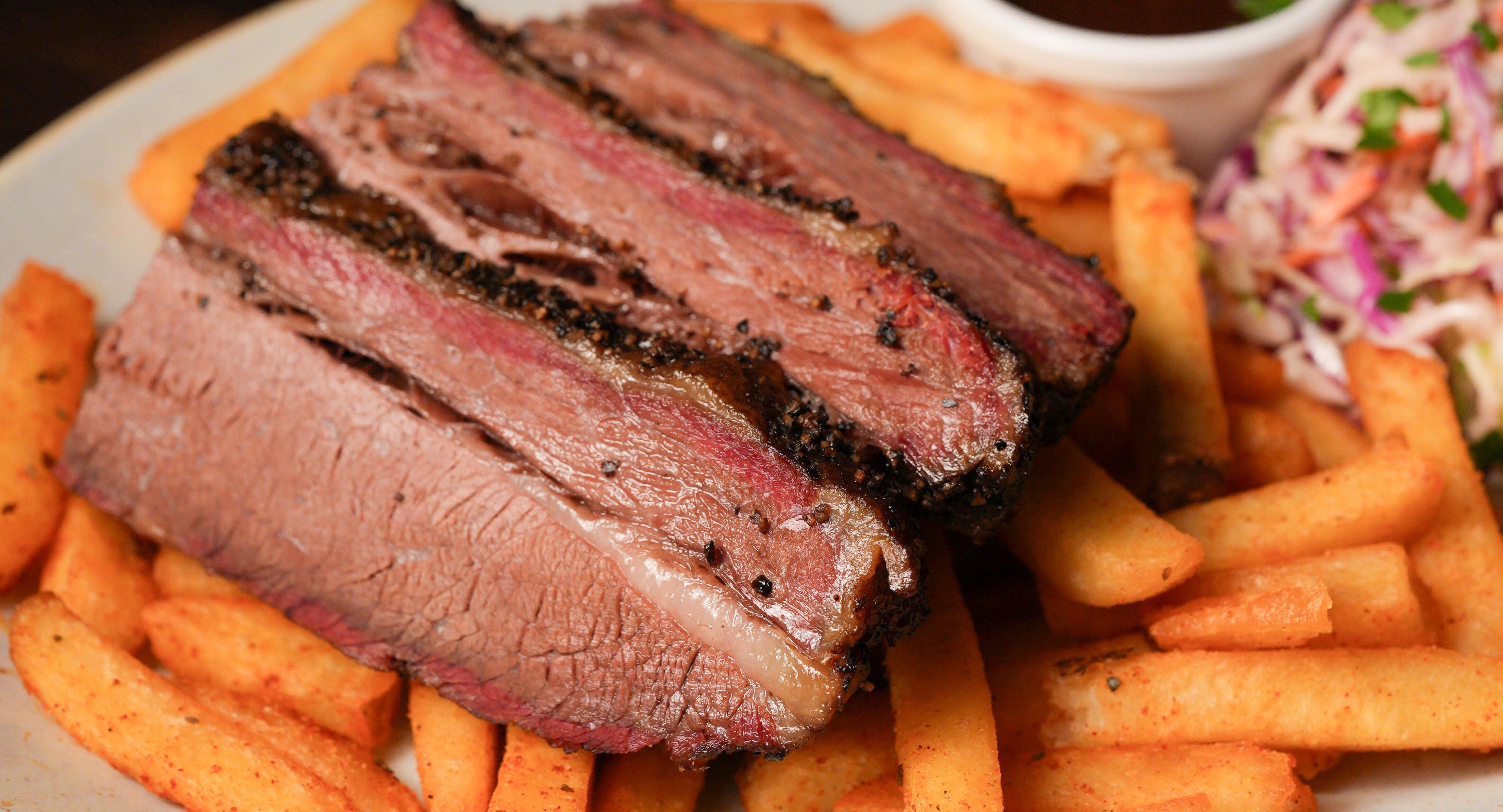 Harvey's Sports Bar & Grill photo 4