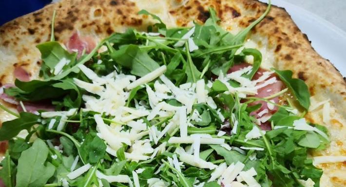 Pizzeria Vesuviana photo 3