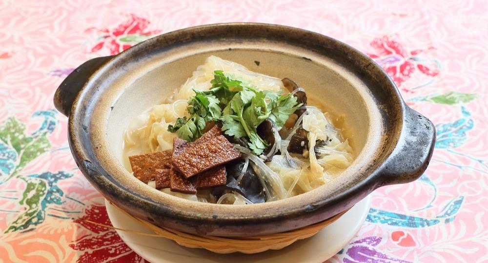 IVINS Peranakan Restaurant, Heartland Mall Kovan photo 2