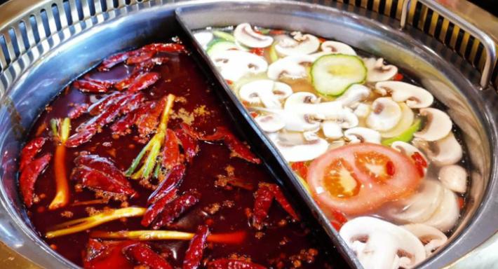 HOT POT BBQ 重庆火锅 东北烧烤 ristorante carpi photo 4