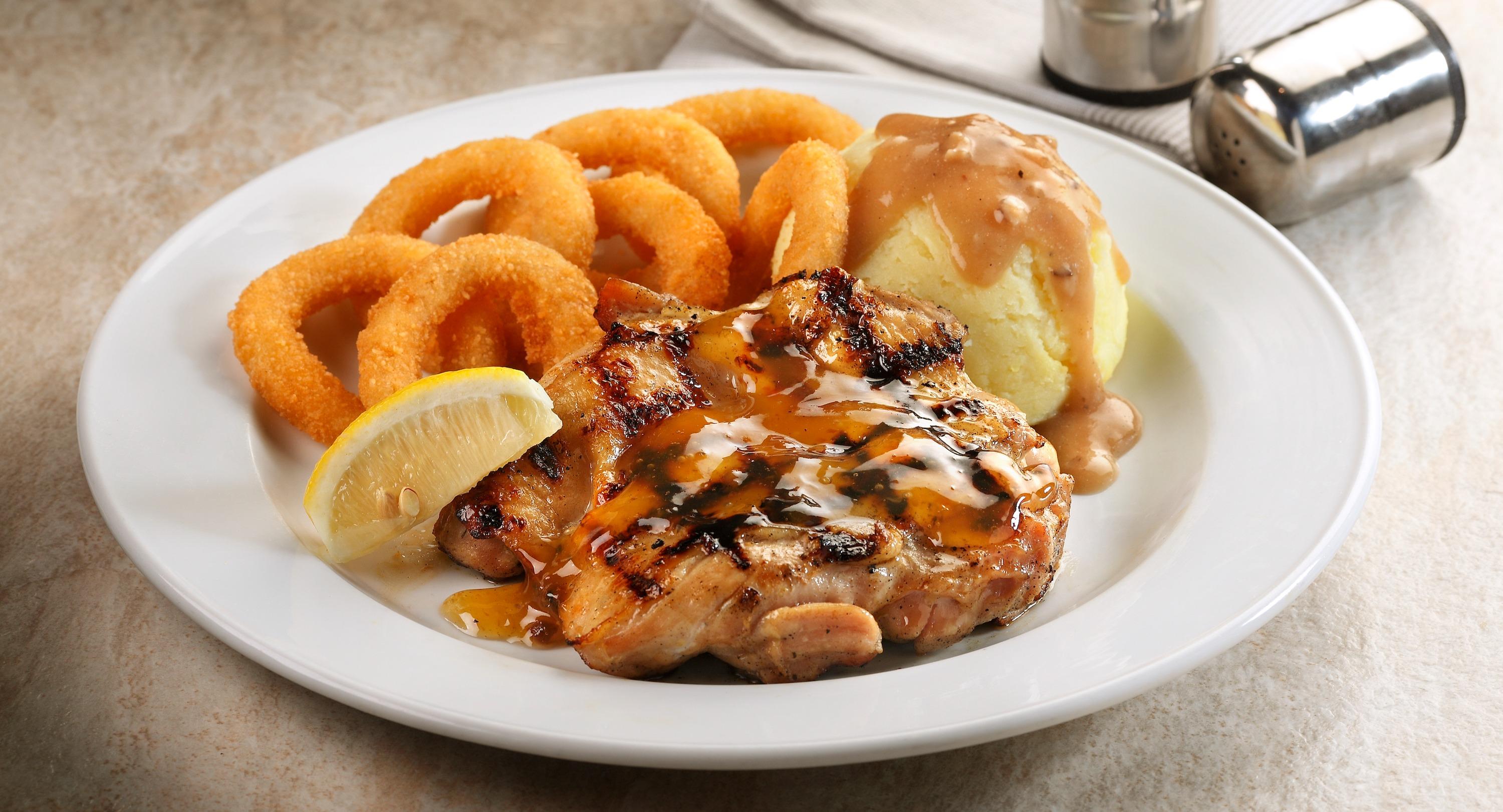 ASTONS Steak & Salad - Marina Square photo 5