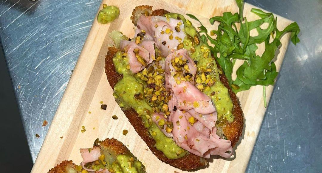 Cacace burger store photo 4