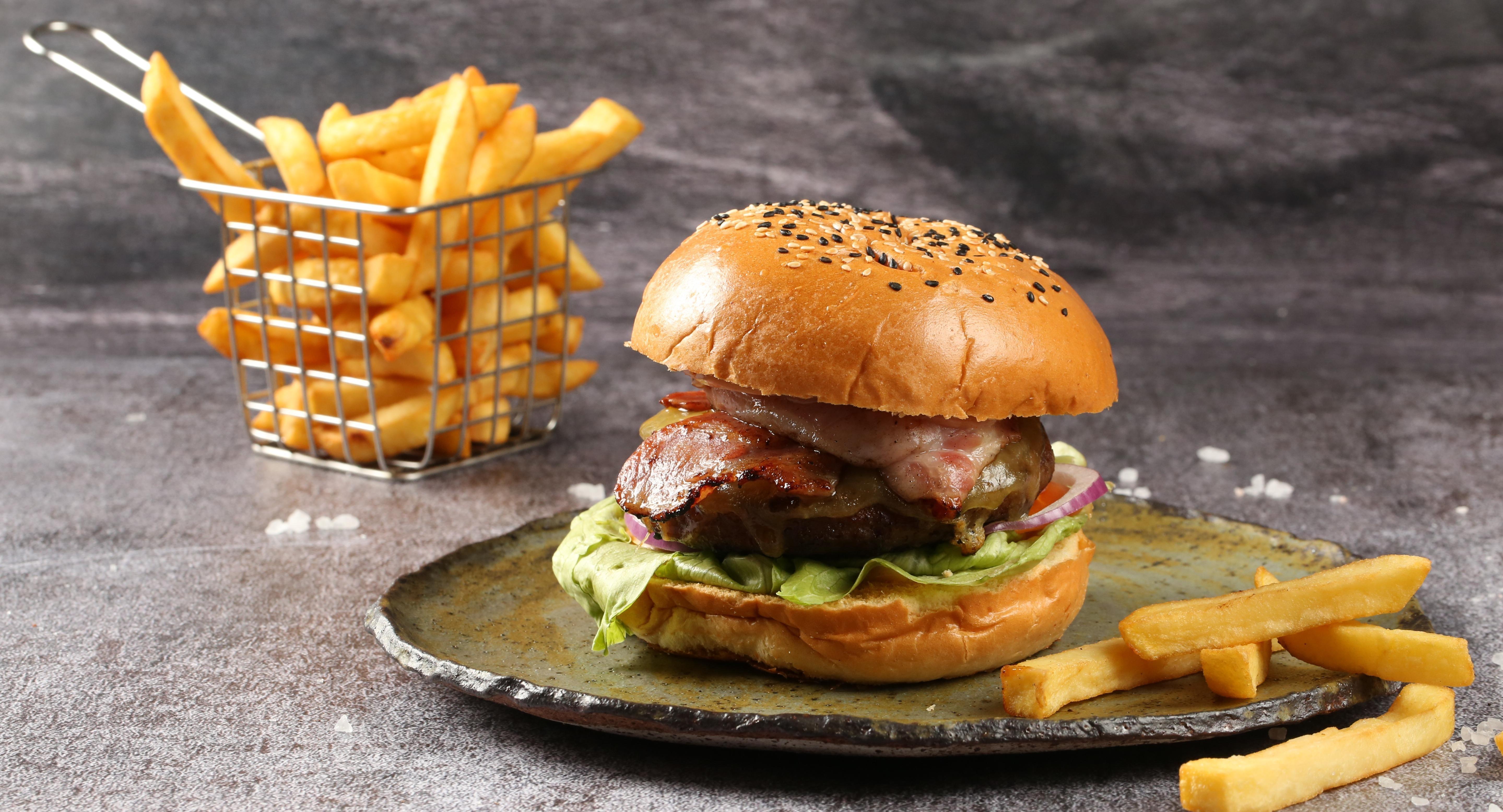 GAGE Dining & Co. - Pendle Inn Hotel Bistro