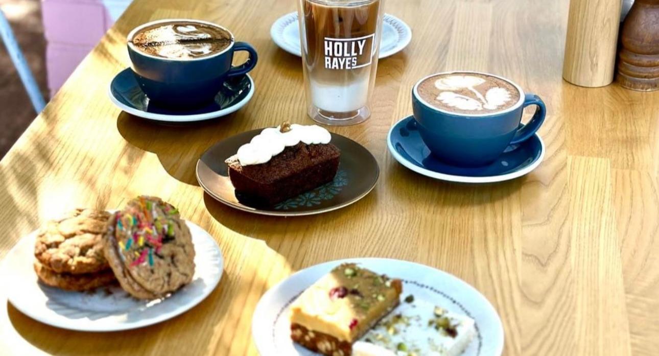 Holly Raye's photo 2