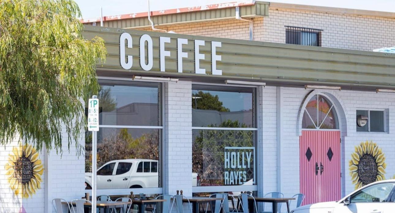 Holly Raye's photo 3