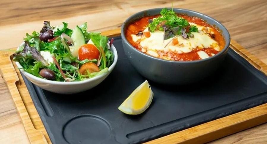 Akiras Cafe & Restaurant photo 4