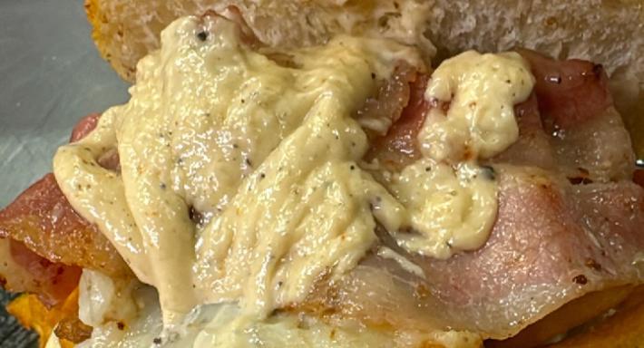 Royal burger photo 2