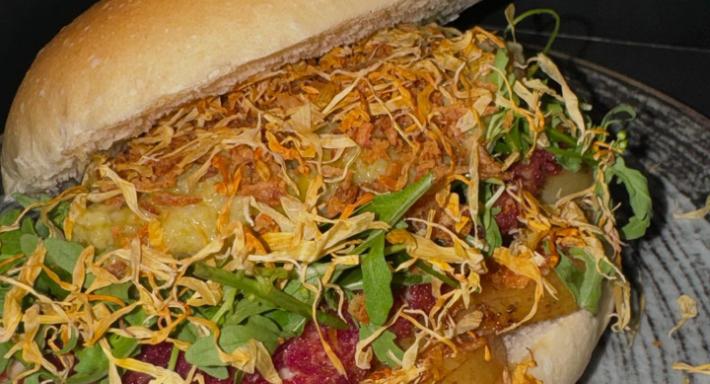 Royal burger photo 4