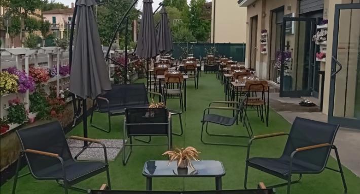 Extreme street restaurant photo 4