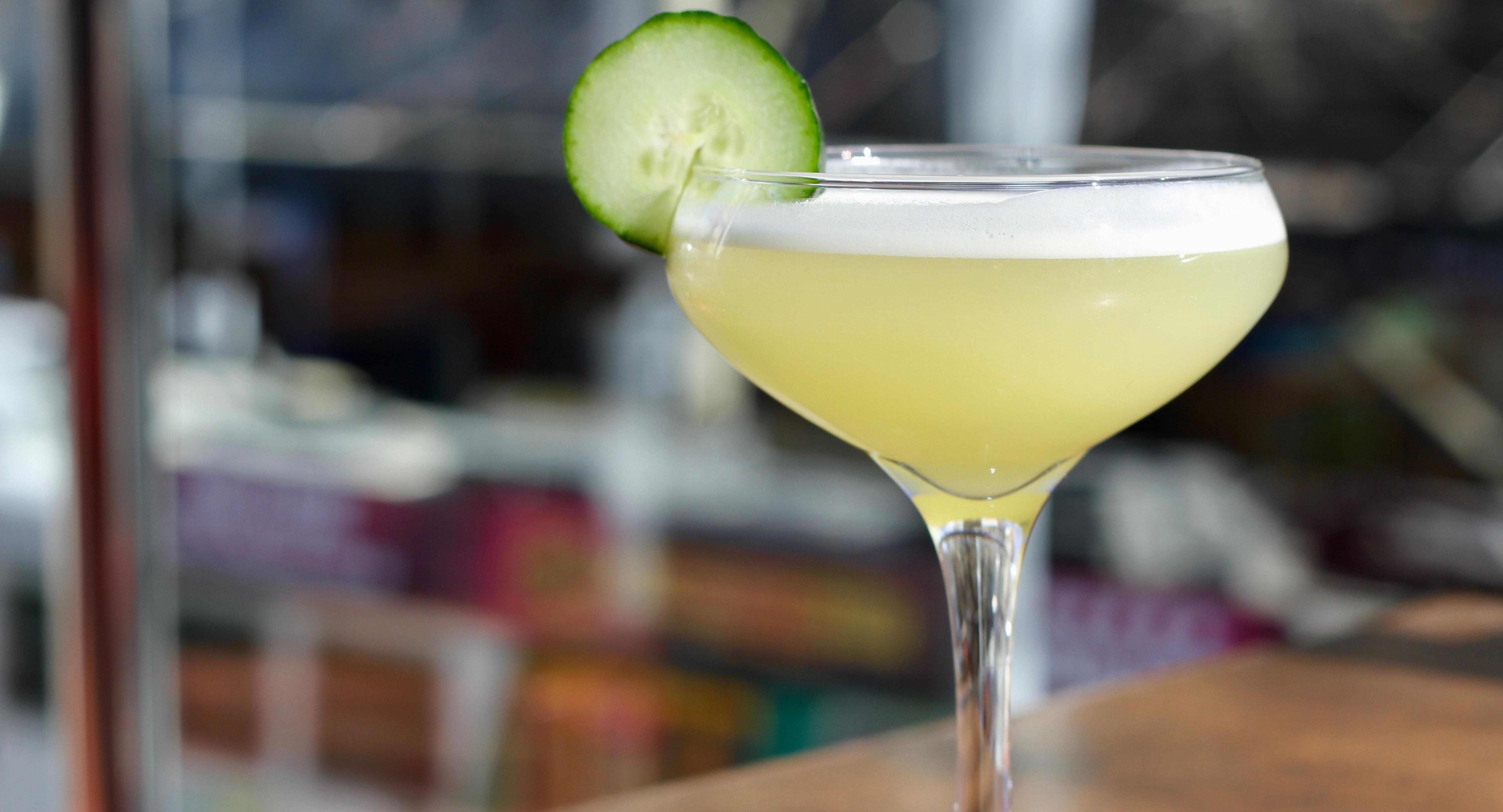 Cabinet Bar & Balcony photo 4