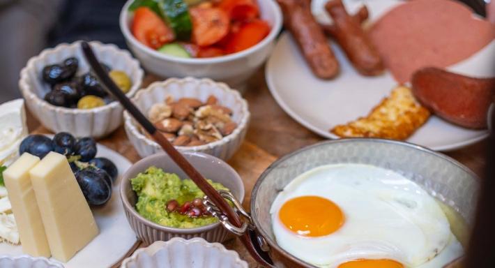 Chakra Cafe (Coffee, Breakfast & Brunch) photo 3