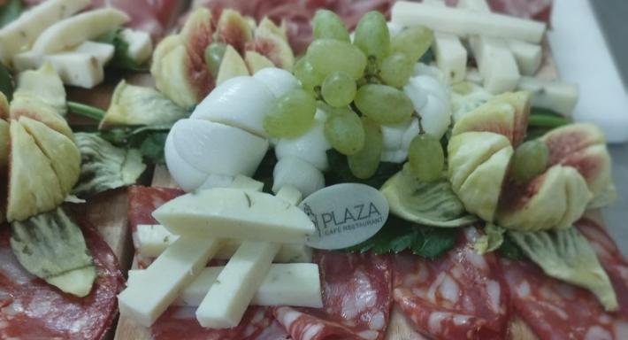 Plaza café restaurant photo 4