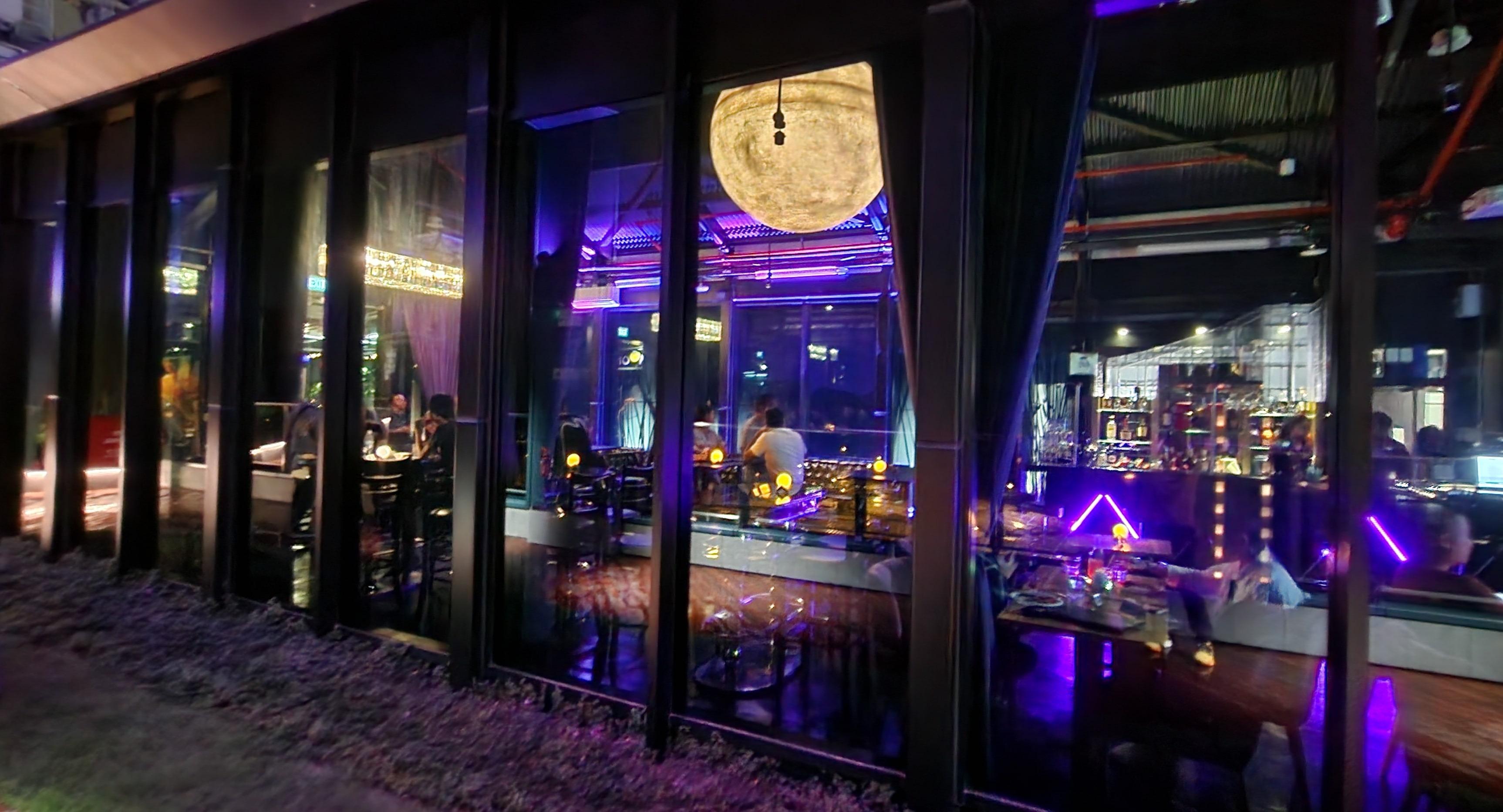 Moon Rooftop Bar & Lounge