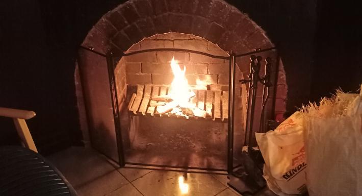 Pezzetinos Pizza & Bar photo 2