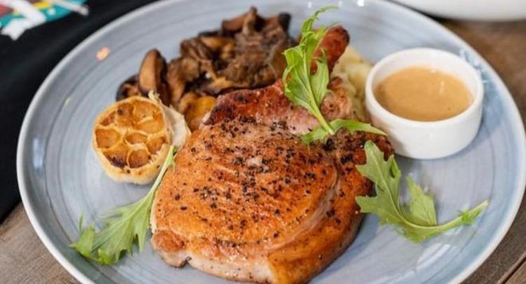 Lazy Lizard - Flora Vista