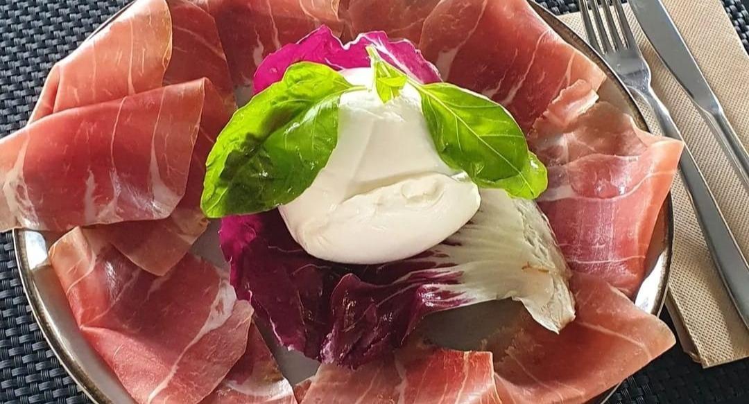 SoHo Home - brand by SoHo Café group photo 2