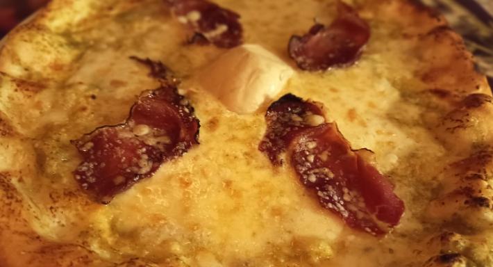 Pizzeria-Osteria E Io Pago photo 2