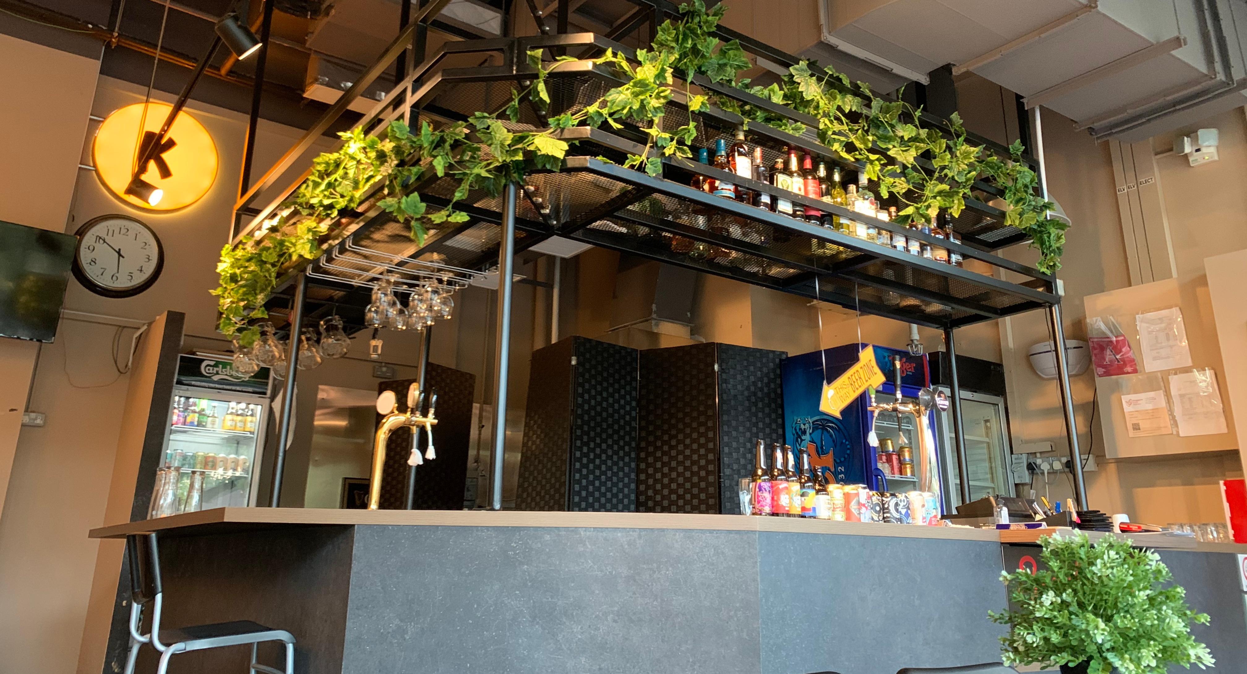 Kalonn Craft Beer & Wine Bistro photo 2