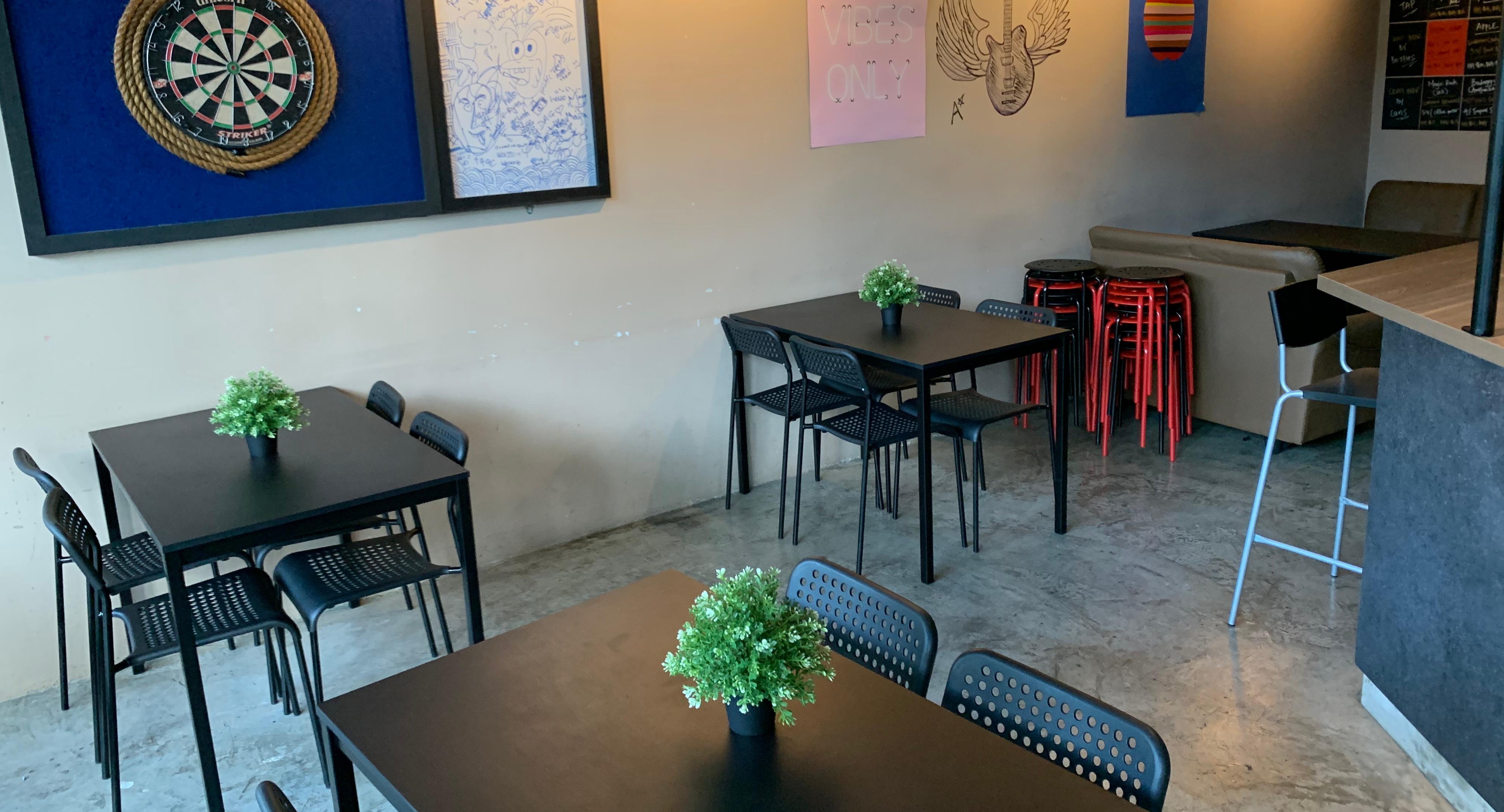 Kalonn Craft Beer & Wine Bistro photo 3