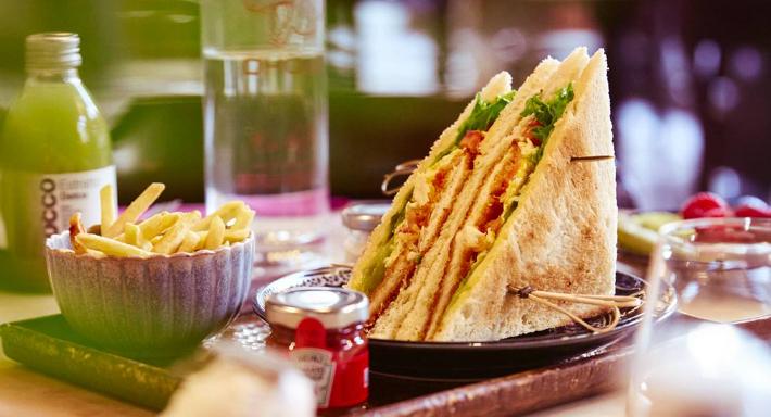 Dhole Milano photo 3